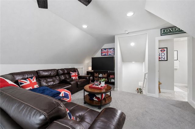 4 Aston Circle, Bella Vista, AR 72714