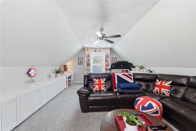 4 Aston Circle, Bella Vista, AR 72714