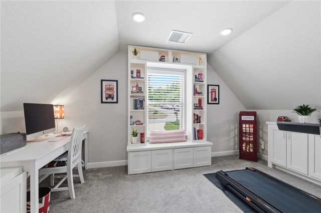4 Aston Circle, Bella Vista, AR 72714