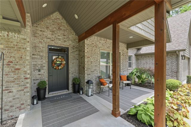 4 Aston Circle, Bella Vista, AR 72714