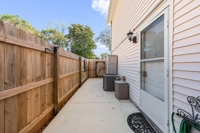 114 4Th Avenue, Shalimar, FL 32579