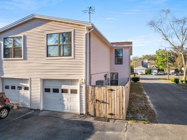 114 4Th Avenue, Shalimar, FL 32579