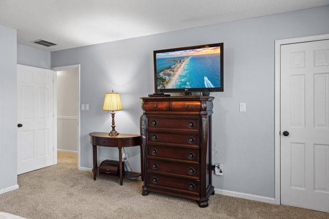 114 4Th Avenue, Shalimar, FL 32579