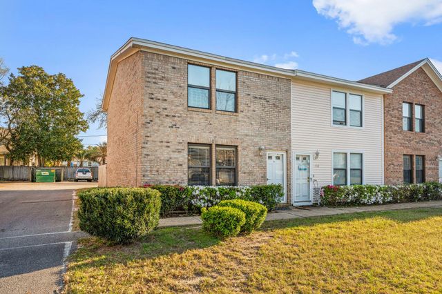 114 4Th Avenue, Shalimar, FL 32579