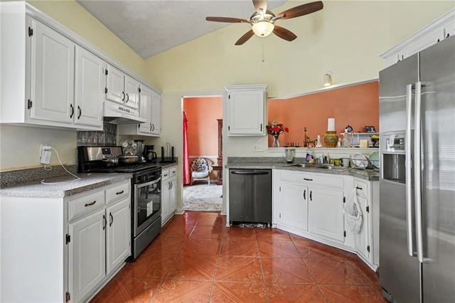 10617 Barberry Drive, Hampton, GA 30228