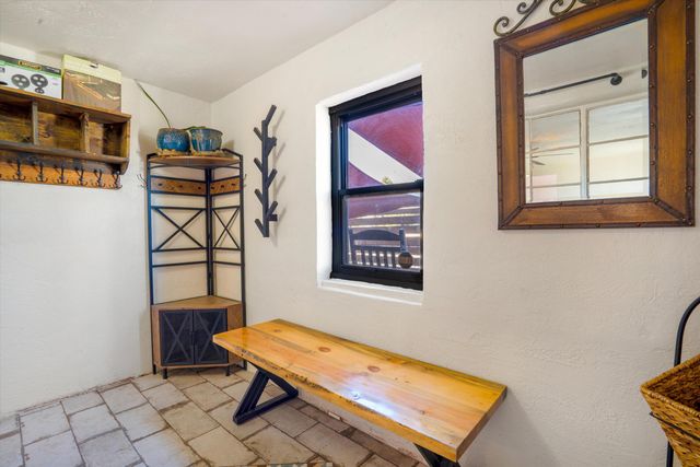 220 San Andres Avenue NW, Albuquerque, NM 87107