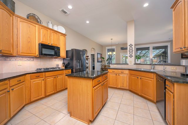 10209 Oldfield Court, Fort Worth, TX 76244