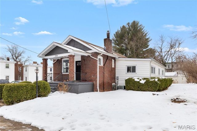 7206 Richmond Place, St Louis, MO 63143