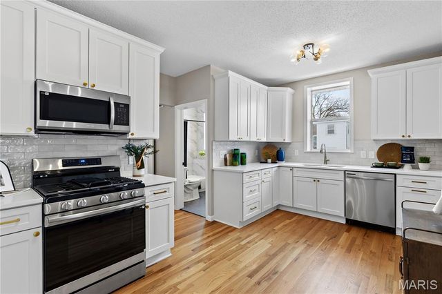 7206 Richmond Place, St Louis, MO 63143