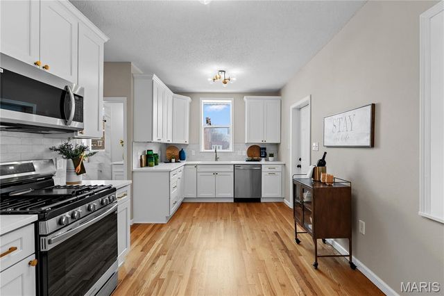 7206 Richmond Place, St Louis, MO 63143