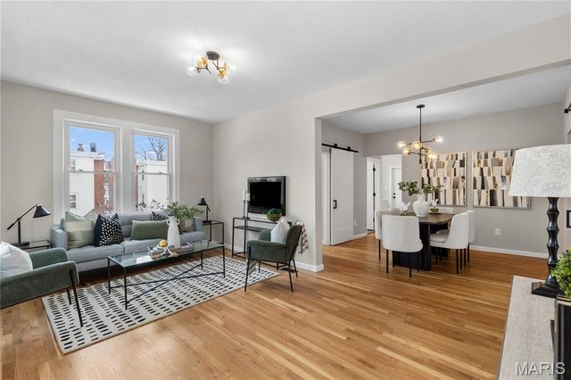 7206 Richmond Place, St Louis, MO 63143