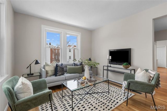 7206 Richmond Place, St Louis, MO 63143