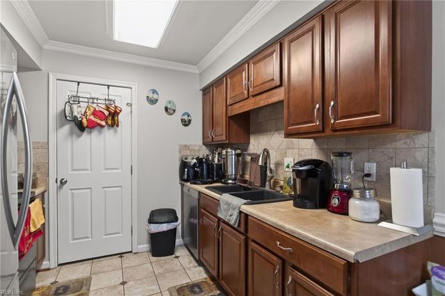 1591 Monterry PL, Newport News, VA 23608