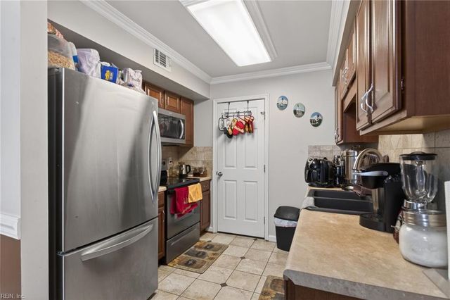 1591 Monterry PL, Newport News, VA 23608