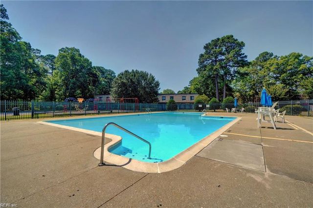 1591 Monterry PL, Newport News, VA 23608