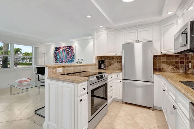 1072 Yarmouth Drive, Boca Raton, FL 33434