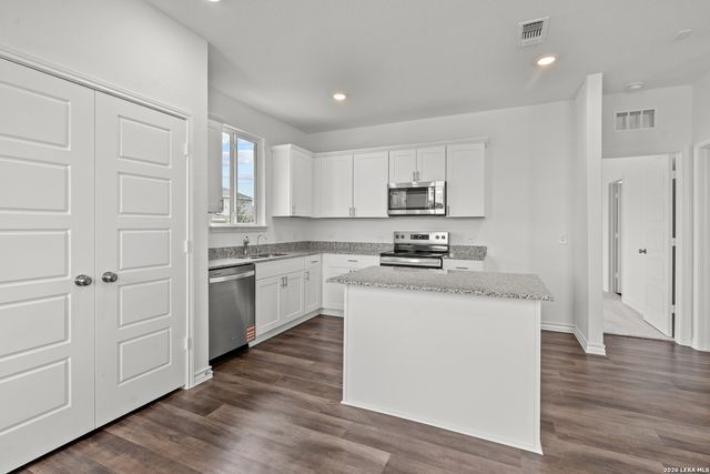 1230 Los Mochis Avenue, Converse, TX 78109