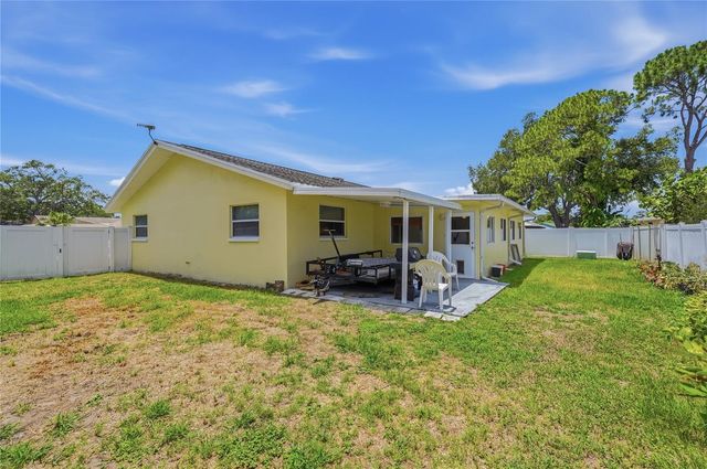 1634 DALE CIRCLE N, Dunedin, FL 34698