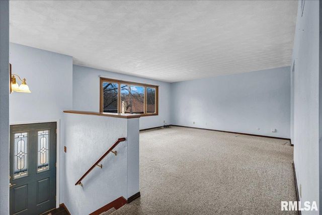 316 RAINBOW Drive, Creve Coeur, IL 61610