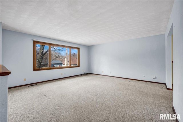 316 RAINBOW Drive, Creve Coeur, IL 61610