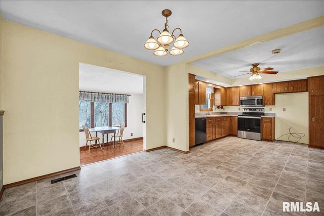 316 RAINBOW Drive, Creve Coeur, IL 61610