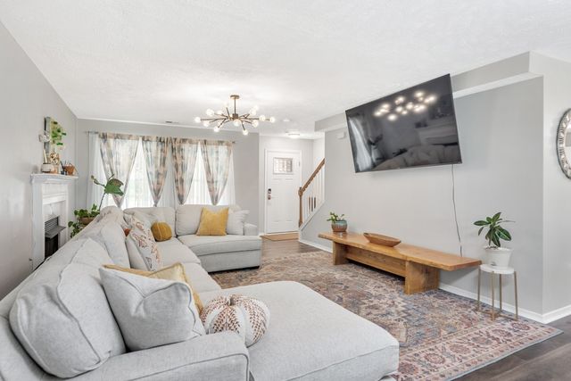 7226 Hidden Lake Dr, Fairview, TN 37062