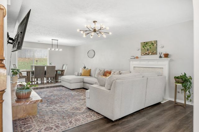 7226 Hidden Lake Dr, Fairview, TN 37062