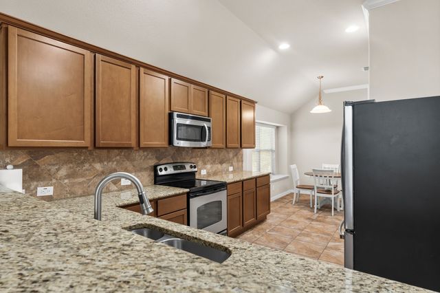 1341 Hearthstone Drive, Burleson, TX 76028