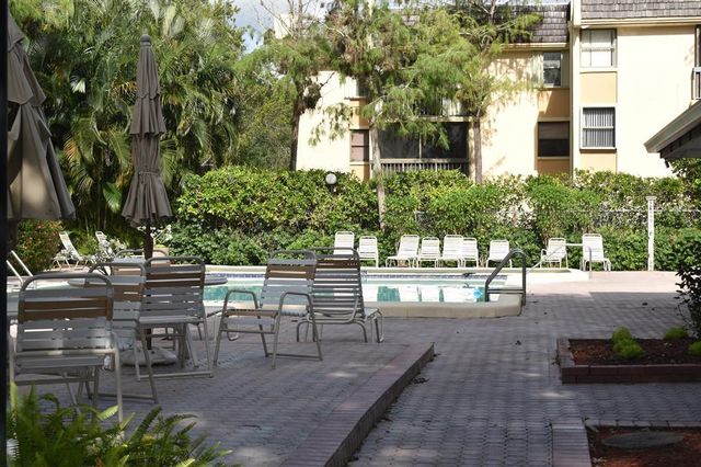 8415 Forest Hills Drive 305, Coral Springs, FL 33065
