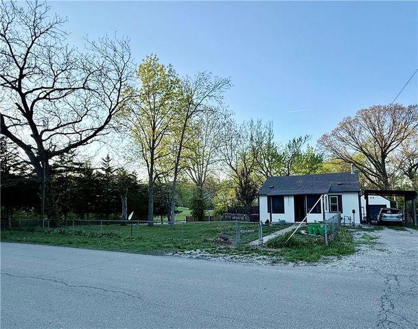 704 E Hayward Avenue, Independence, MO 64050