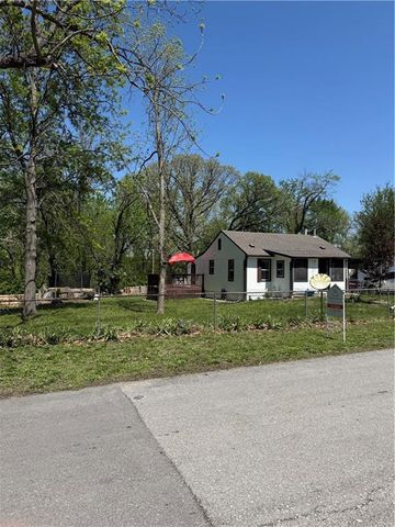 704 E Hayward Avenue, Independence, MO 64050