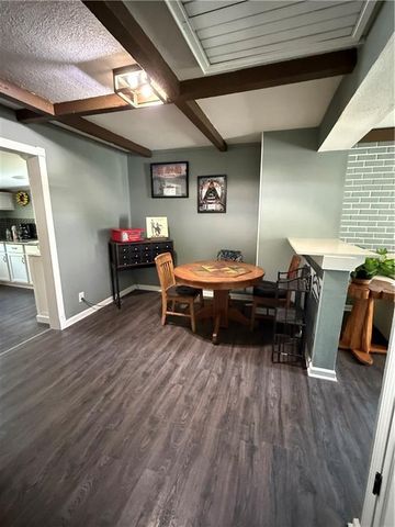 704 E Hayward Avenue, Independence, MO 64050