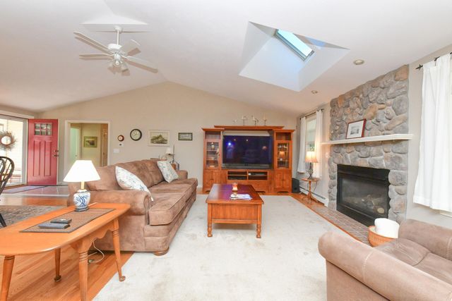 5 Luigi Avenue, Sagamore Beach, MA 02562