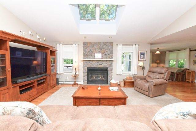 5 Luigi Avenue, Sagamore Beach, MA 02562