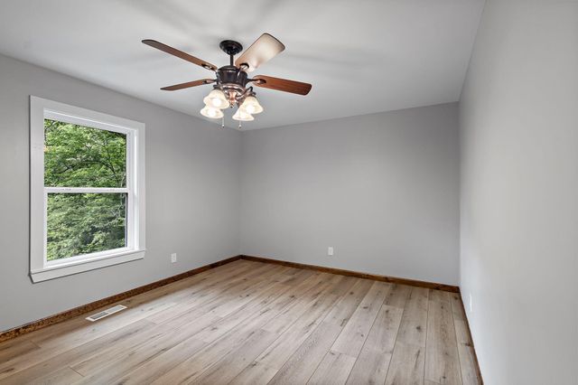 711 Omega Drive, Whitwell, TN 37397