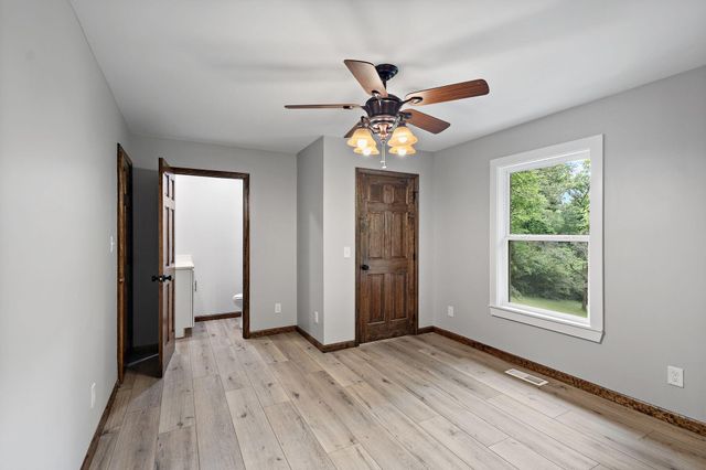 711 Omega Drive, Whitwell, TN 37397