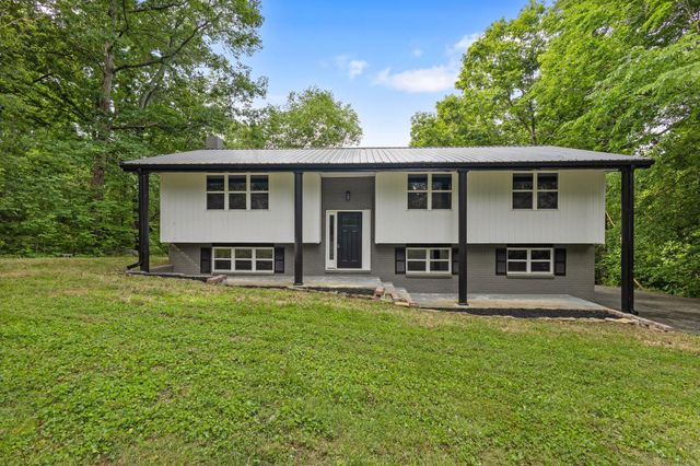 711 Omega Drive, Whitwell, TN 37397