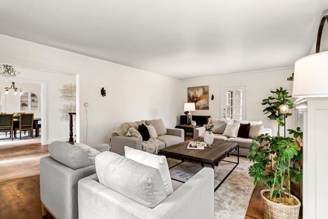 3200 Becerra Way, Sacramento, CA 95821