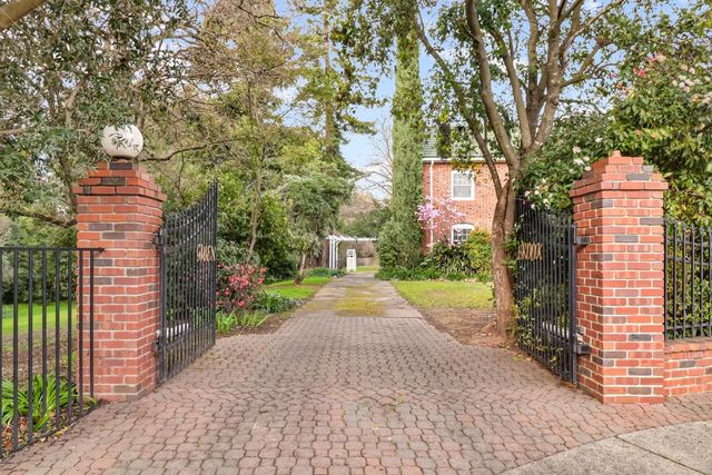 3200 Becerra Way, Sacramento, CA 95821