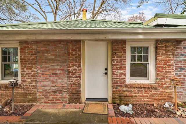 3200 Becerra Way, Sacramento, CA 95821