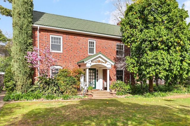 3200 Becerra Way, Sacramento, CA 95821