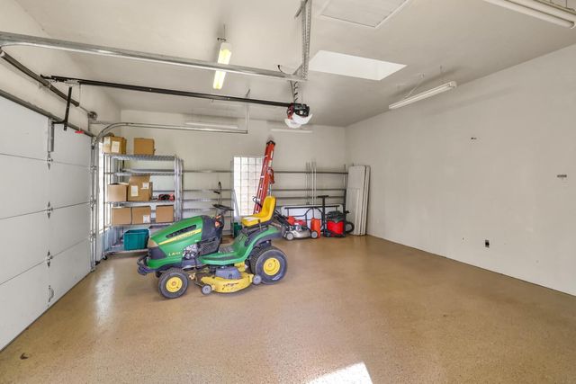 3200 Becerra Way, Sacramento, CA 95821