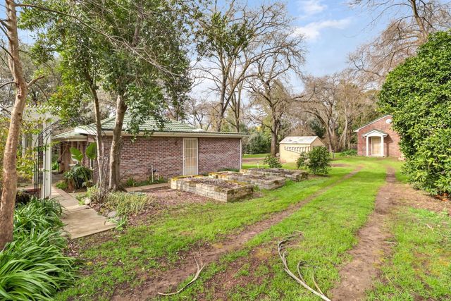 3200 Becerra Way, Sacramento, CA 95821