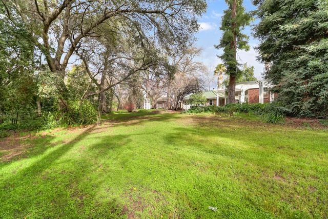 3200 Becerra Way, Sacramento, CA 95821