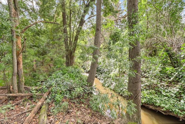 3200 Becerra Way, Sacramento, CA 95821