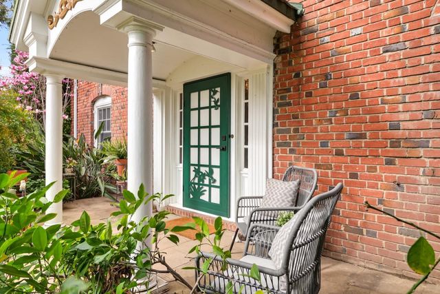 3200 Becerra Way, Sacramento, CA 95821