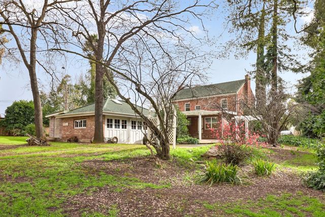 3200 Becerra Way, Sacramento, CA 95821