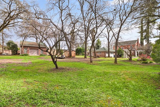 3200 Becerra Way, Sacramento, CA 95821