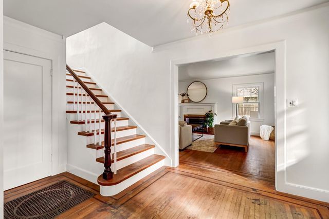 3200 Becerra Way, Sacramento, CA 95821