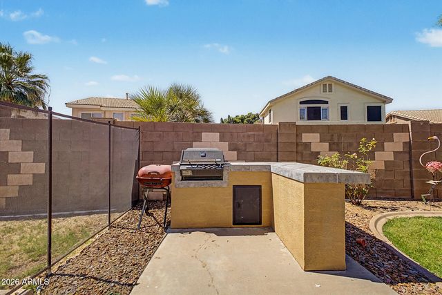 7015 W BLACKHAWK Drive, Glendale, AZ 85308